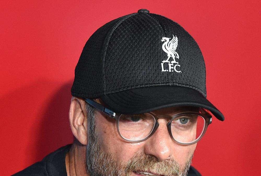 Klopp si arrabbia in conferenza: "Un altro attaccante? Pensate che tutto si risolva col mercato?"