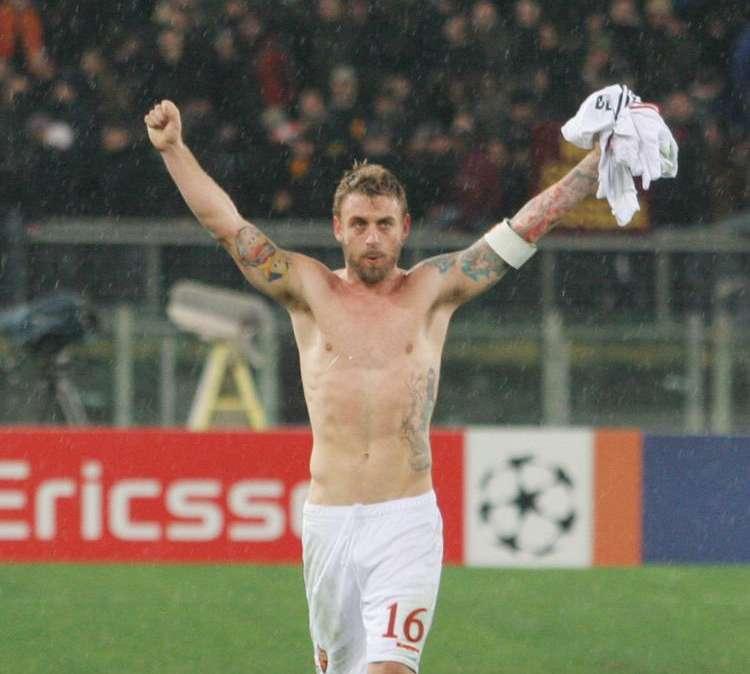 Roma, festeggiamenti sotto la curva e negli spogliatoi