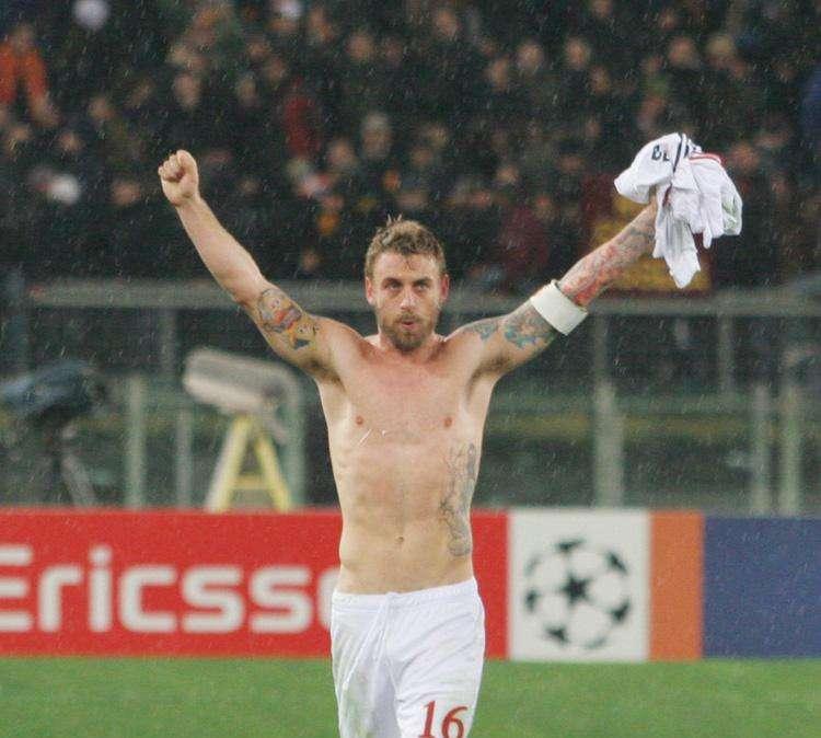 De Rossi: "Bisogna stare calmi e goderci questa splendida vittoria"