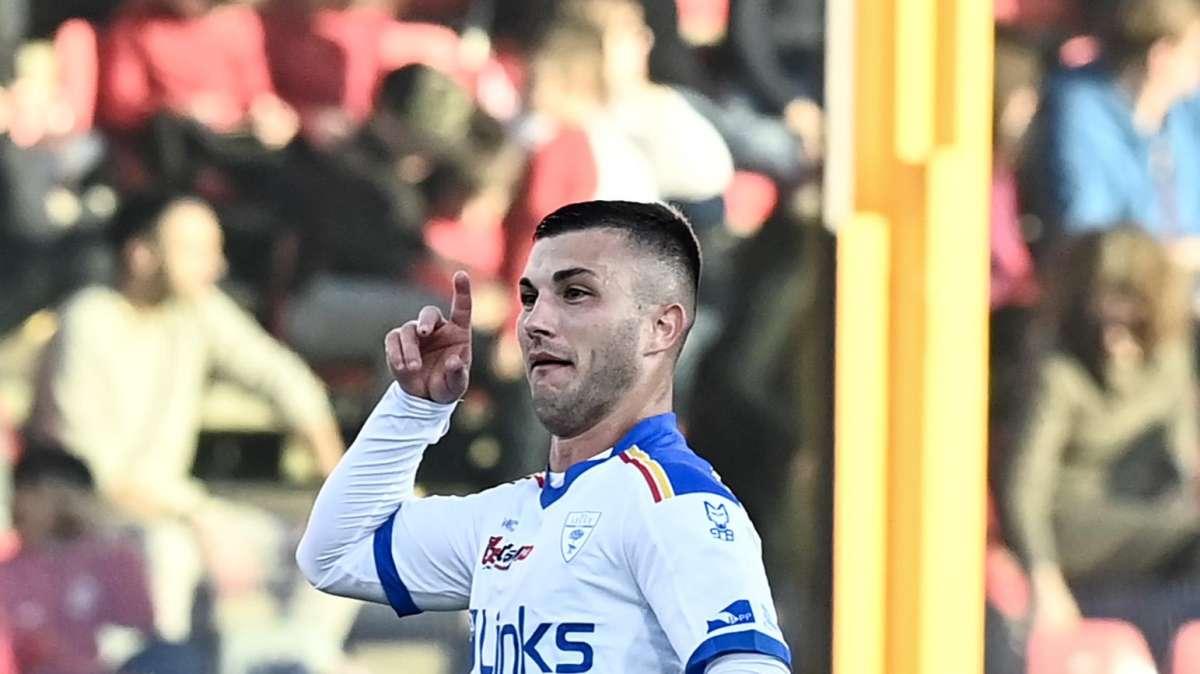 Lecce, Strefezza: "Proverò a chiedere la maglia a Dybala. Abbiamo conquistato un punto molto importante"