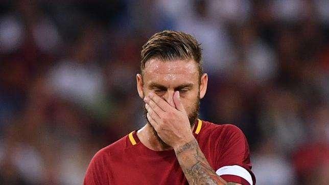 BOLLETTINO MEDICO - Infiammazione al ginocchio destro per De Rossi: da valutare una sua presenza in Nazionale