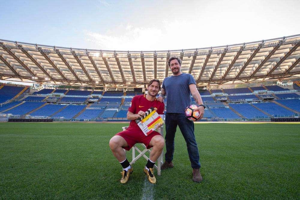 Totti annuncia l'inizio delle riprese del suo documentario. FOTO!