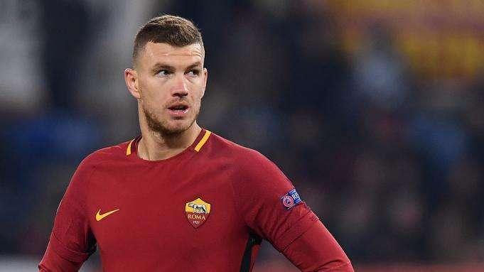  Twitter, Dzeko: "In testa al girone. Avanti al prossimo turno. Bravi tutti"