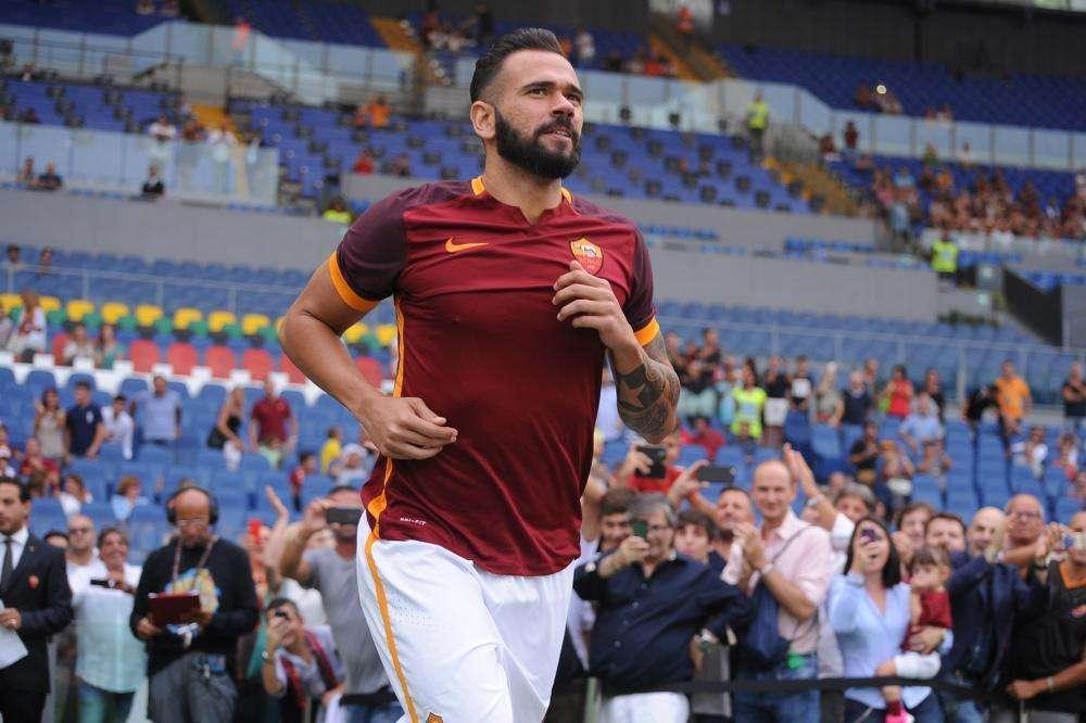 Accadde oggi - Ronaldo: "Totti? Giocarci contro è stato un onore". Moratti rivela di aver provato a comprare Totti. Ok l'operazione di Castan
