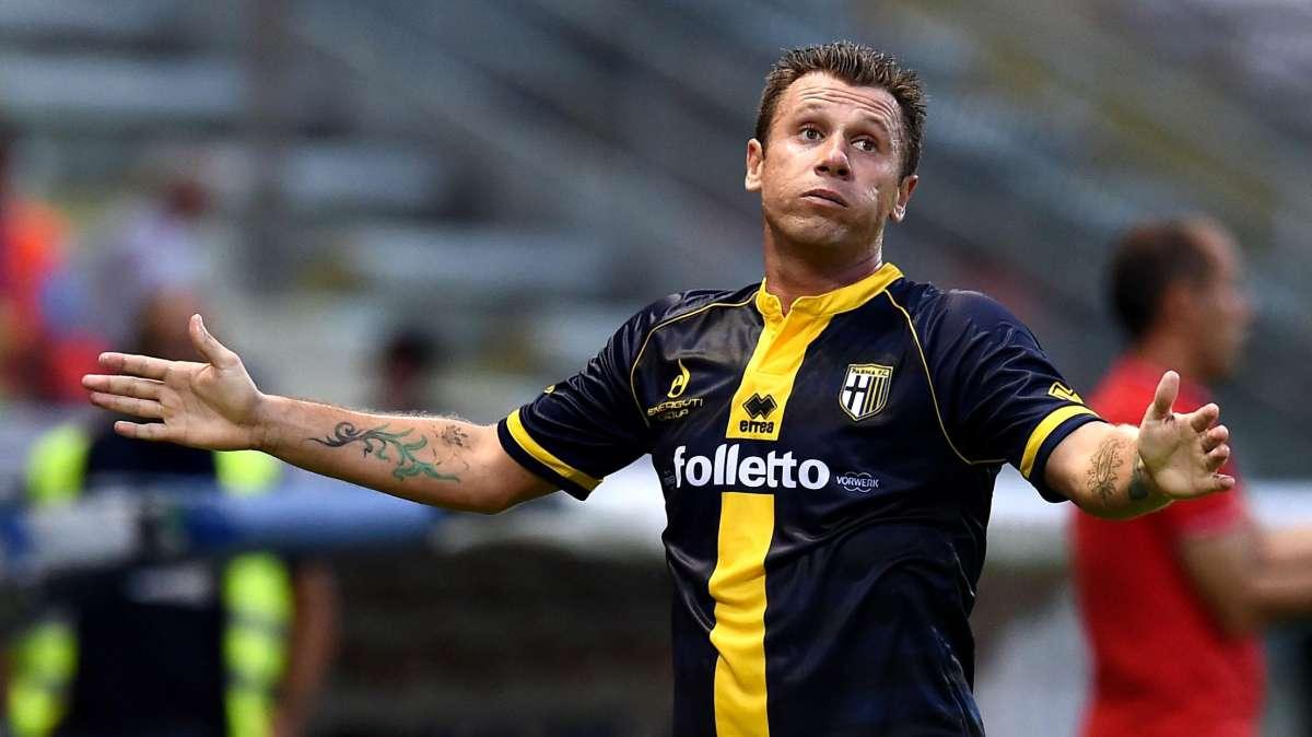 La moglie di Cassano tweetta contro Donadoni, ma la firma è A.C.