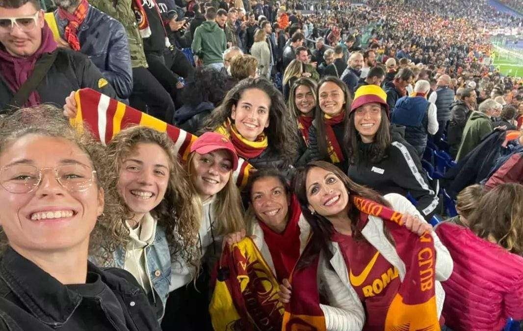 Diverse giocatrici della Roma Femminile in tribuna per Roma-Leicester