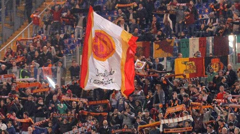 LA VOCE DELLA SERA - Trigoria, differenziato per Manolas. Infortunio alla caviglia per Salah. Curva Sud: "Chi rinuncia a un derby per coerenza con i propri principi non perde mai"