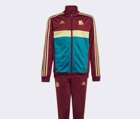 VG - Polemiche per la felpa Adidas, sospensione per il Brand Officer e ordine di ritirarla dal mercato