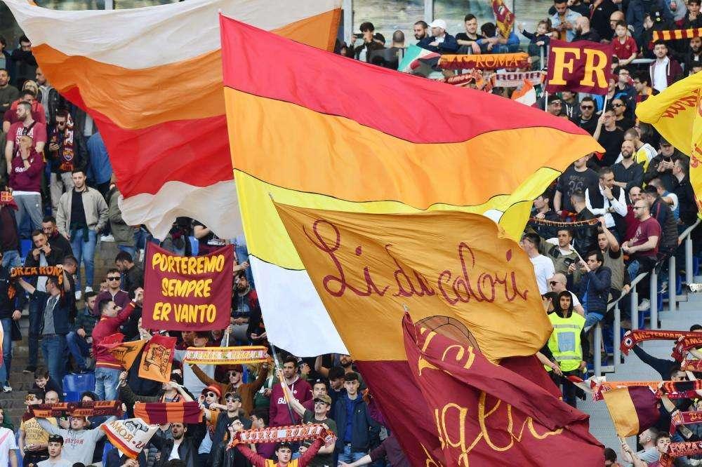 Liverpool-Roma, giallorossi in campo con il marchio di Qatar Airways sulle maglie. VIDEO!