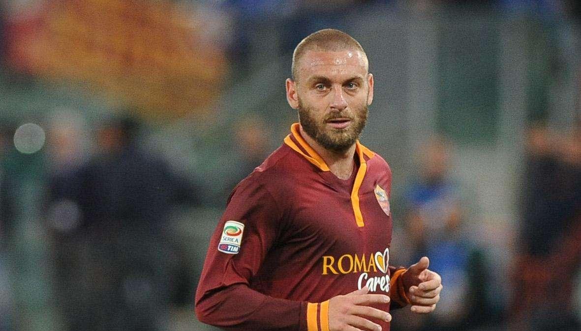 De Rossi: "L'obiettivo è lo scudetto. Tavecchio? Parole gravi, se dirò a un giocatore che mangia banane non mi potranno squalificare"