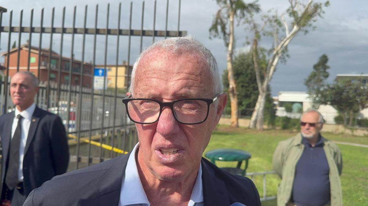 Tancredi in visita al "Fulvio Bernardini": foto con Gasperini e maglia personalizzata