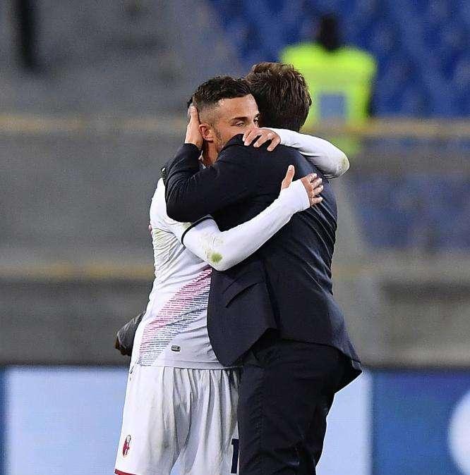 L'abbraccio tra Eusebio e Federico Di Francesco. FOTO!