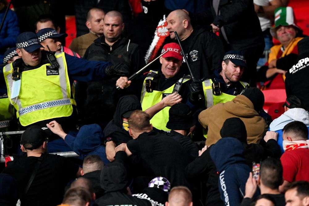 Fifa dopo incidenti a Londra e Tirana: "Tolleranza zero"