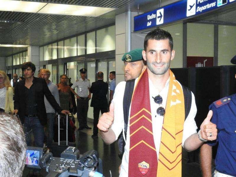 FIUMICINO - Maxime Gonalons è sbarcato a Roma: "Forza Roma!". FOTO!
