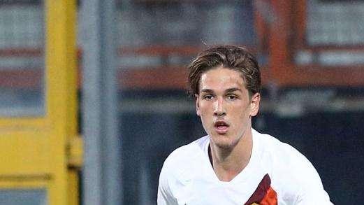 Patch Miglior giovane della Serie A sulla maglia di Zaniolo 