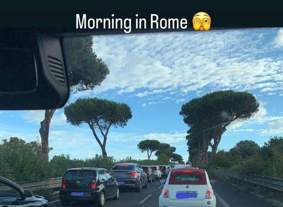 Matic bloccato nel traffico: "Morning in Rome"