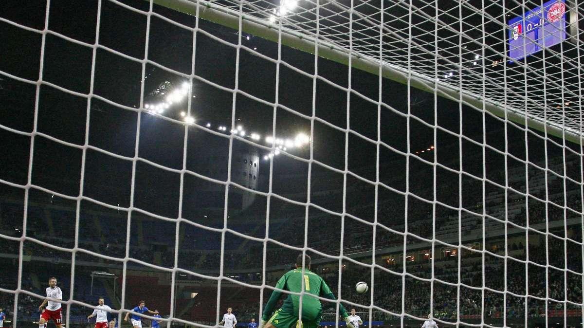 Serie A - Vincono Fiorentina, Bologna, Catania e Siena. Pari tra Inter e Cagliari, l'Udinese fermato dal Parma