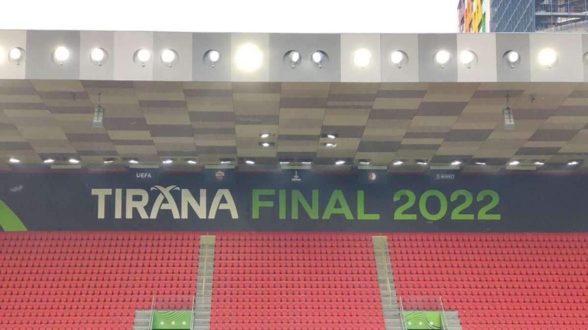 A Tirana perquisizioni e palpeggiamenti ai tifosi della Roma