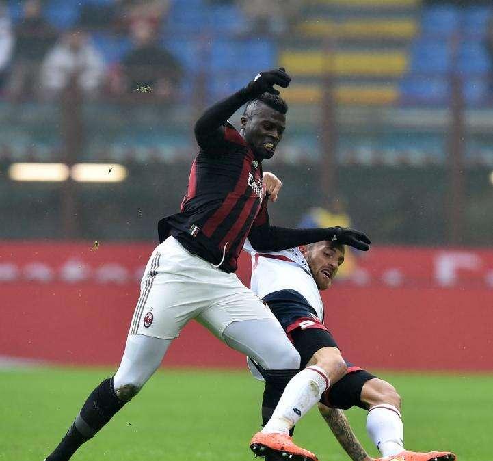 Milan, in gruppo Abate, Niang e Bonaventura. Personalizzato in palestra per Bacca
