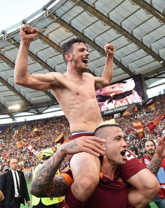 Facebook, Florenzi: "Il premio come calciatore più corretto in campo e fuori è motivo di grande orgoglio"