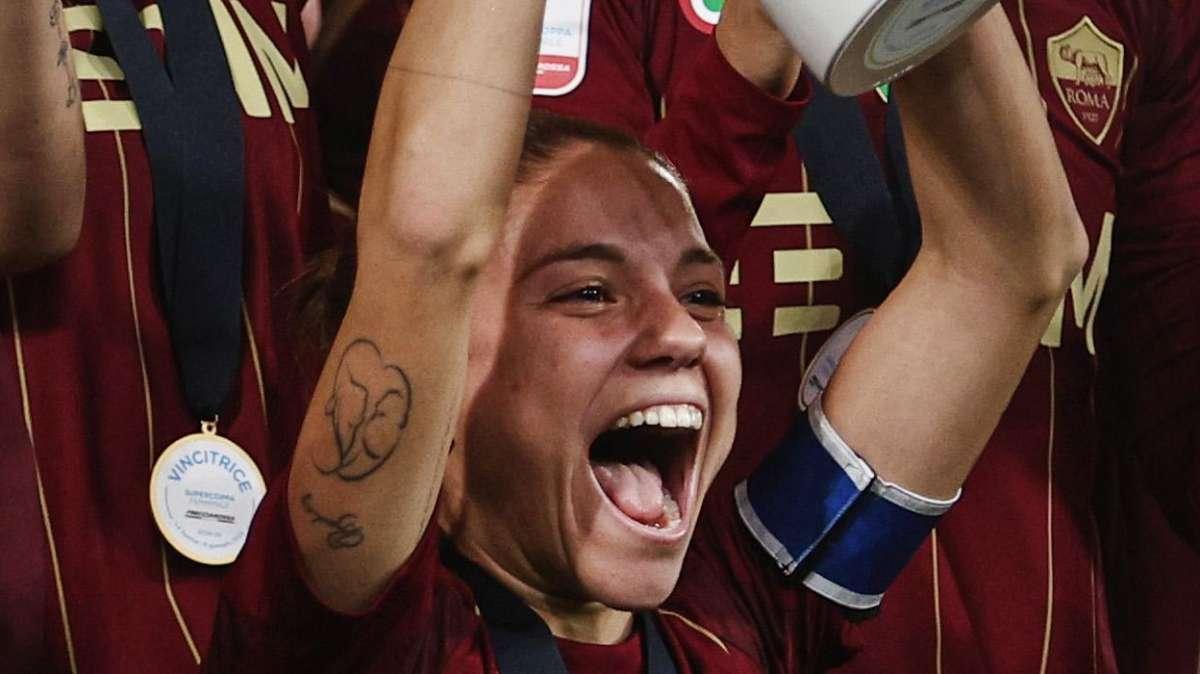 Giugliano: "Scudetto? Siamo la Roma e ci crediamo fino all'ultima partita. I tifosi sono magici".