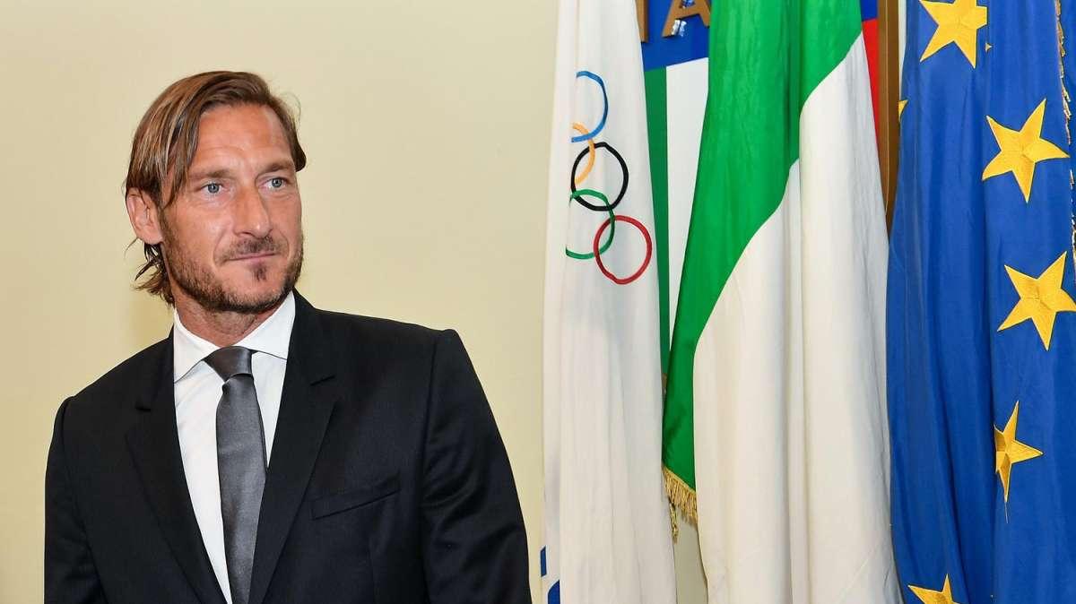 Totti: "Mi vergogno ancora oggi per lo sputo a Poulsen". VIDEO!