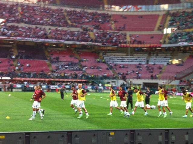Milan-Roma 0-0 - Finita a reti bianche la sfida di San Siro. La Roma non sfrutta un tempo con l'uomo in più. Rosso a Totti nel finale. FOTO!