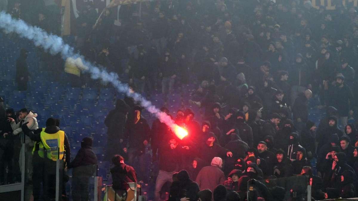 Lazio-Roma, arrestato il tifoso biancoceleste che ha lanciato un petardo in Curva Sud durante il derby
