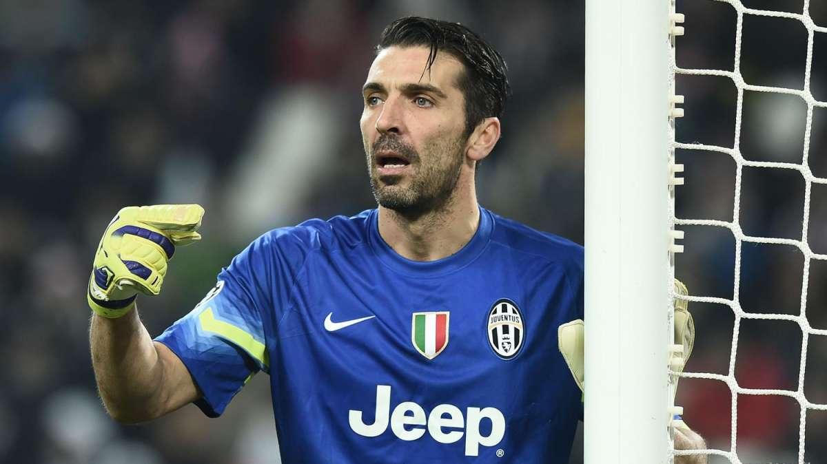 Juventus, Buffon: "Garcia ha ribadito che vincerà lo scudetto? Allora speriamo di arrivare secondi..."