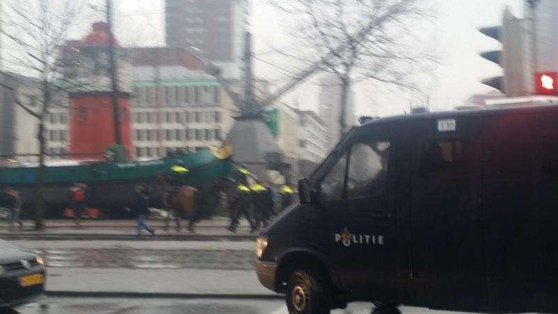 Tifosi giallorossi scortati verso la Fan Zone. FOTO! VIDEO!