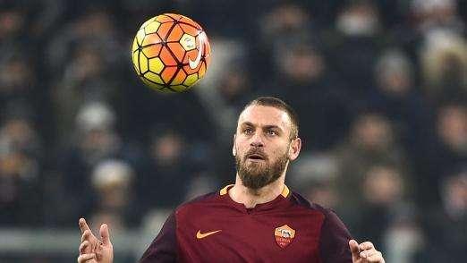 Accadde oggi - Striscione per De Rossi: "Daniele De Rossi guerriero mai domo, Roma ti ama!", Sean Barror nuovo Chief Commercial Officer della Roma 