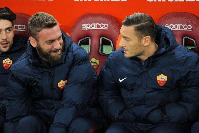 De Rossi: "Tra poco Totti smetterà. Non ci possiamo lamentare perché abbiamo goduto tanto con lui"