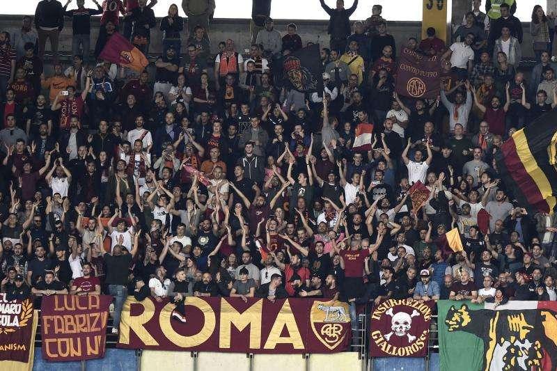 Facebook, Marco De Falchi ricorda il fratello Antonio: "Dopo 28 anni, la tua bandiera sventola ancora"