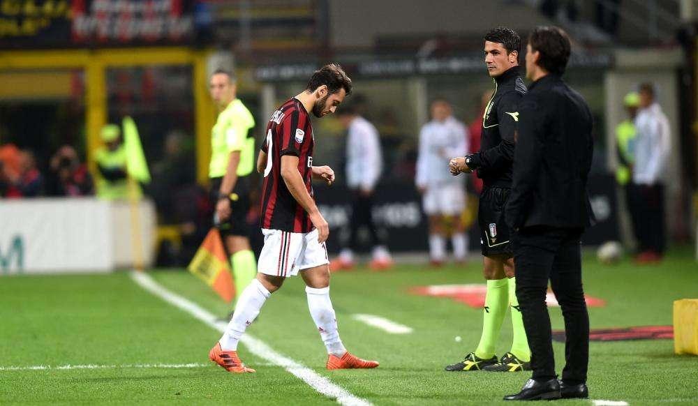 Milan, Calhanoglu: "Abbiamo giocato una grande partita. Non ricordo una chance della Roma: loro sono stati fortunati"