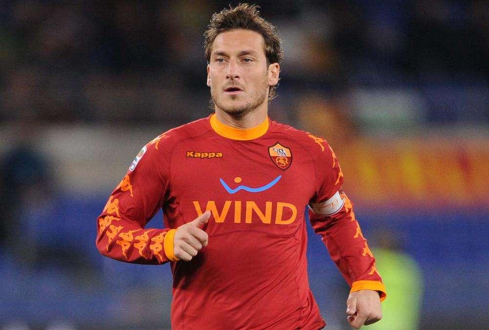 Totti: "Solo un piccolo screzio con Burdisso, sono cose che capitano. Società? Speriamo arrivi qualcuno con tanti soldi""