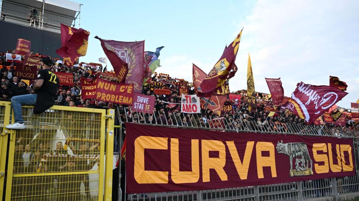 Roma-Inter, un altro striscione in Curva Sud: "Friedkin: la vostra assenza è talmente palese, che a parlare mandate un francese"