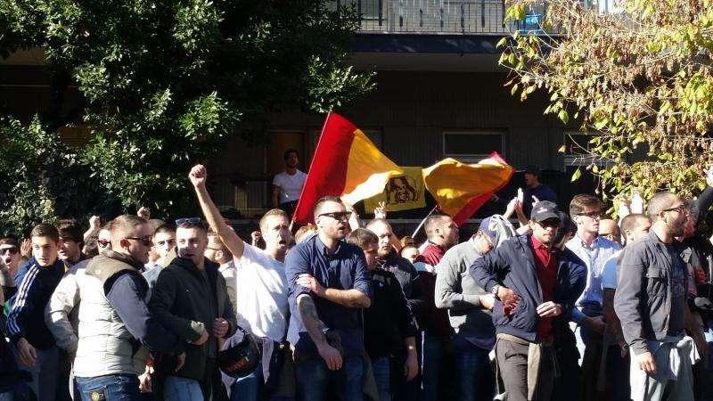 Hilton, i tifosi cantano: "Questa curva non si divide!". VIDEO!