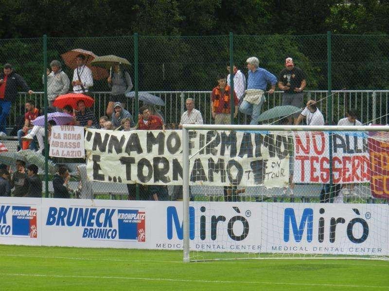 "Annamo, firmamo e tornamo"