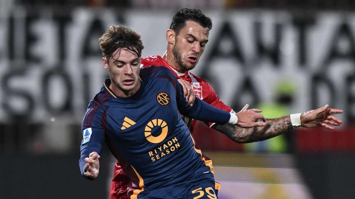 Monza-Roma 1-1 - La gara sui social: "Come si fa a non dare un rigore del genere? Quanti punti dovremo ancora perdere prima di capire che c'è qualcosa che non va?"