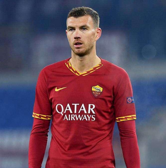 Gent, Ngadeu: “Sarà una doppia sfida difficile. Dzeko? Uno dei migliori attaccanti del mondo"
