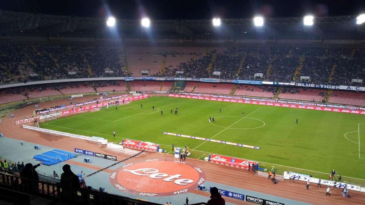 Napoli-Roma 4-1 - Giallorossi impalpabili, di Cavani (tripletta), Osvaldo e Maggio i gol del match. FOTO! VIDEO!