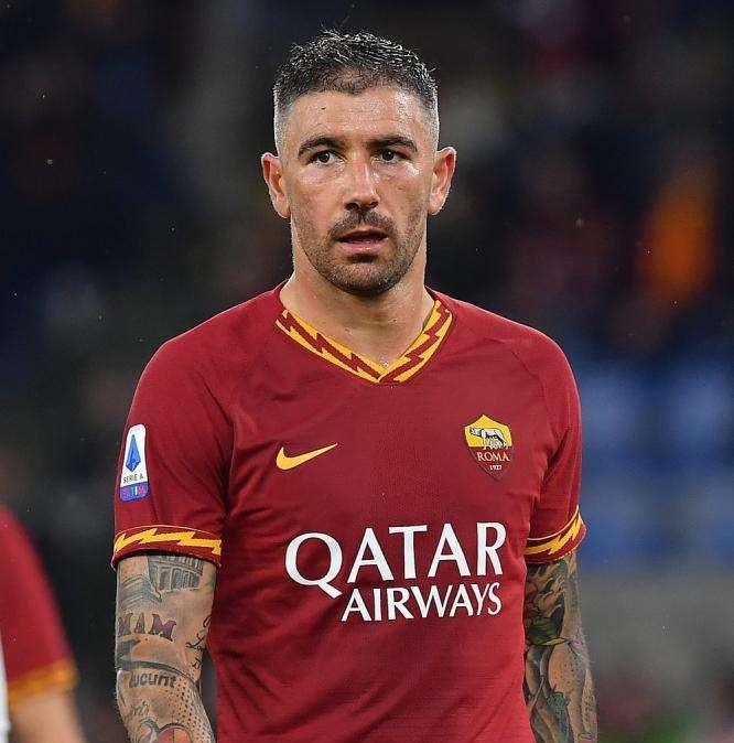 COMUNICATO AS ROMA - Kolarov rinnova fino al 2021: "Voglio migliorarmi ancora"