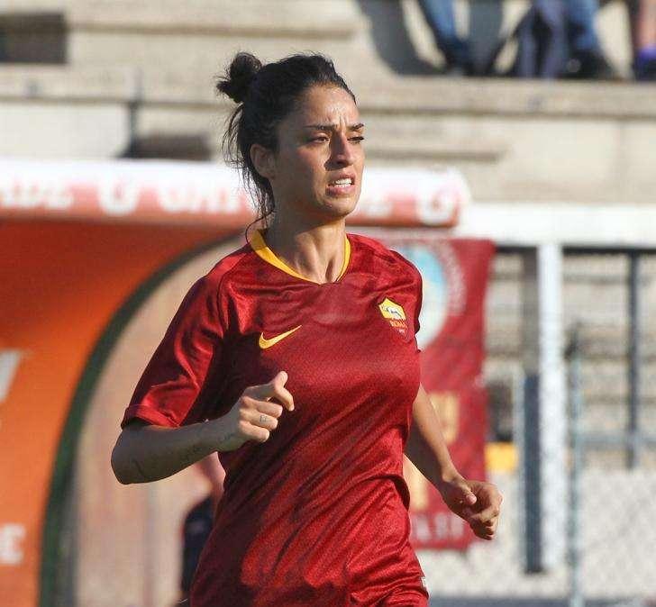 Roma Femminile, Labate e Piemonte ospiti a Radio Capital. L'attaccante: "Il calcio femminile è più diffuso in Spagna. Ibrahimovic il mio idolo, soprattutto per le caratteristiche fisiche". Labate: "Ronaldo il mio idolo"
