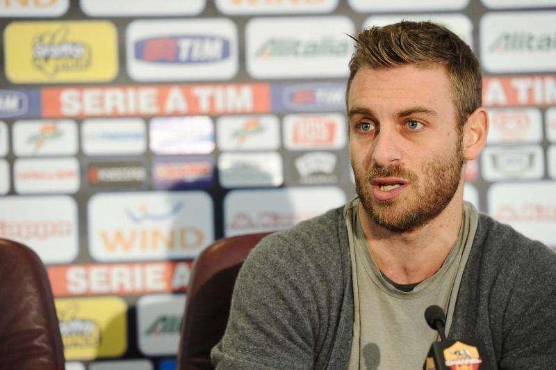 Accadde oggi - Dzeko: "Da piccolo tifavo Milan". Totti: "La mia ultima partita sarà terrificante". De Rossi: "La tessera del tifoso? Dovrebbero fare una tessera anche per il poliziotto"