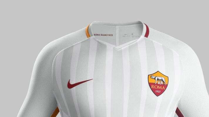 Svelata la maglia away 2017/18: base bianca a cui si alterna una tonalità marmorea. FOTO! VIDEO!