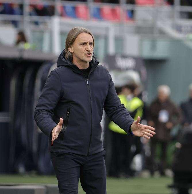 Il Cagliari prepara la sfida all'ex Ranieri