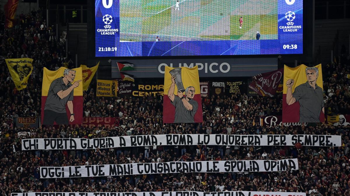 Roma-Real Madrid - Gli striscioni per Mourinho: "Il popolo ti tributa gloria eterna". FOTO!