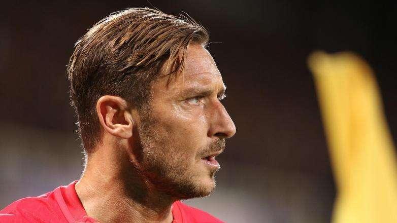 Twitter, Totti: "Diffido chiunque dall'utilizzo della mia immagine per scopi politici"