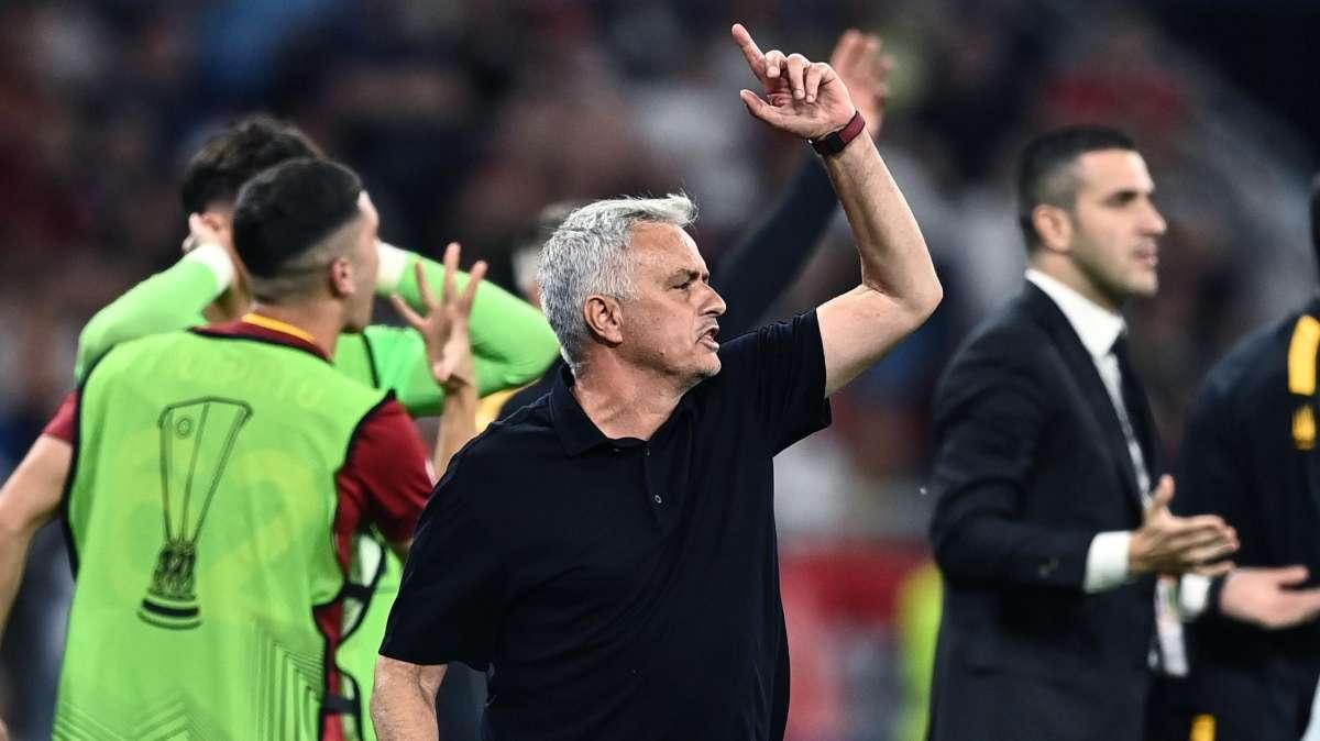 Siviglia-Roma, la UEFA ha aperto un'inchiesta per gli insulti di Mourinho a Taylor