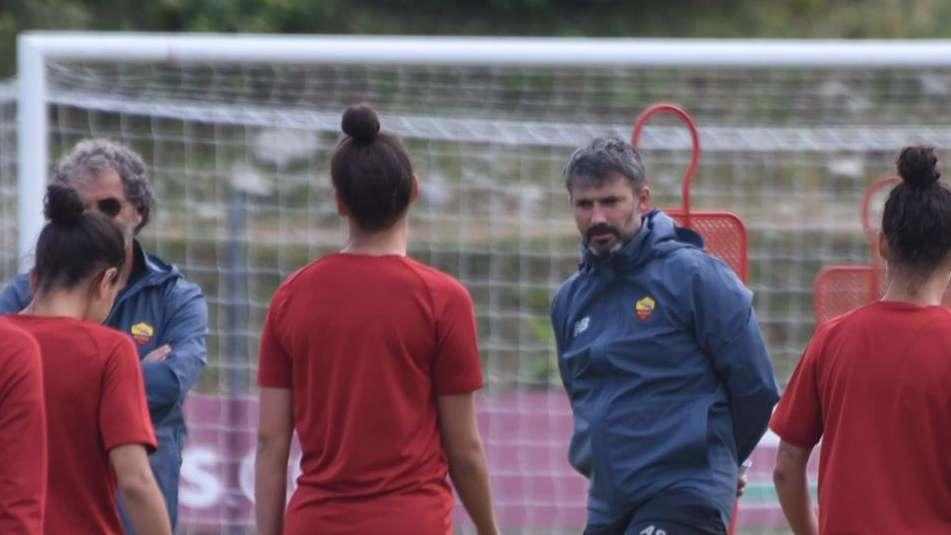Roma Femminile in partenza per la Francia, Spugna: "Contro il PSG chiederò alle ragazze di giocare con coraggio"